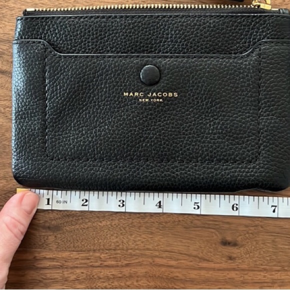 Marc Jacobs Black Wrislet Clutch Cute Casual Wear Zipper Fell Off Retailed $130+ - Picture 3 of 8